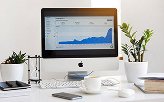 推特颜值妹子【Jilxyt】翻车P图技术太假，黑木耳硬P成粉色，被爆靠私拍诈骗粉丝！